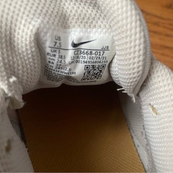 SOLD Size 7.5 - Nike Legend Essential 2 Premium Low Leopard W - Picture 5 of 5